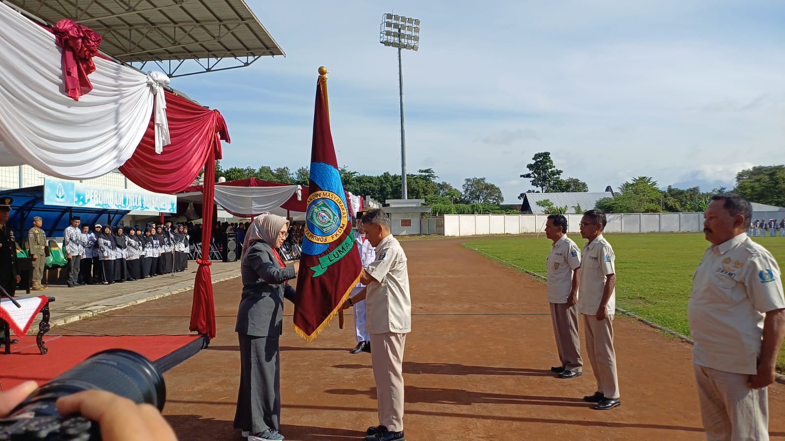 Bupati Lumajang Kukuhkan FKDM pada Upacara Hari Bela Negara